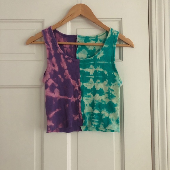 Handmade thrifted split color tank top - Picture 2 of 3